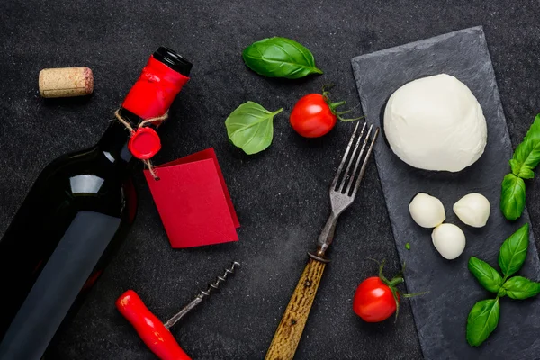 Wijn en Mozzarella onthaal — Stockfoto