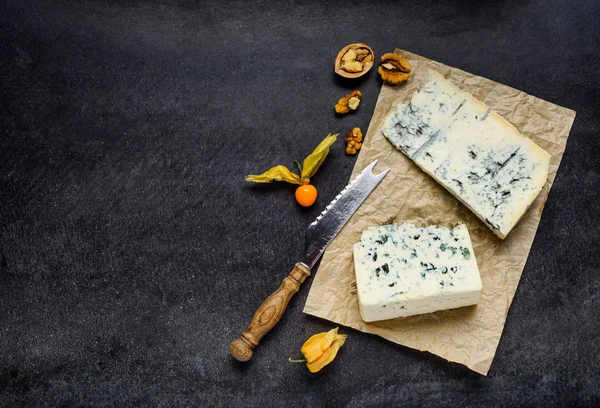 Μπλε τυρί Gorgonzola αντίγραφο χώρος στο — Φωτογραφία Αρχείου