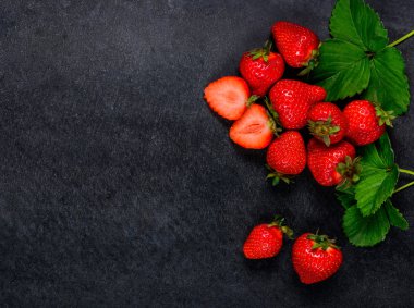 Kopya alanı ile taze kırmızı çilek