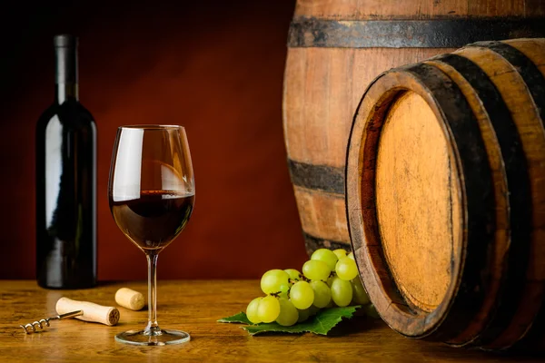 Cabernet Sauvignon wijn glas en fles — Stockfoto