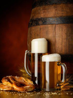 Bira bardağı ve simit