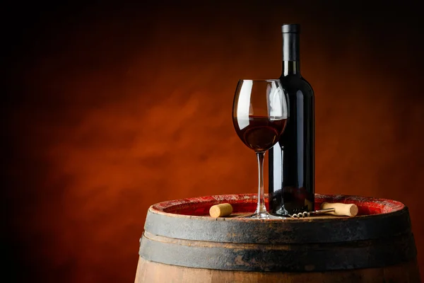 Bottle and Glass of Red Wine — Stock Photo, Image