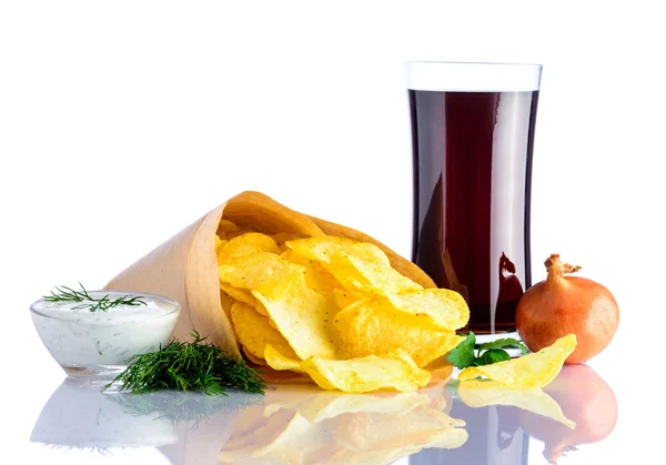 Üveg kóla és a burgonya Chips — Stock Fotó