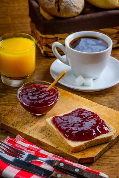 Fruit Jam ontbijt en koffie — Stockfoto