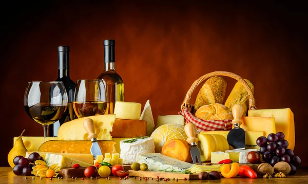 Queso y vino —  Fotos de Stock