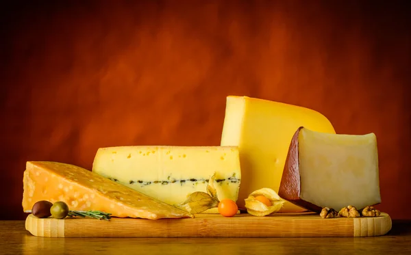 Queso duro y Gouda — Foto de Stock