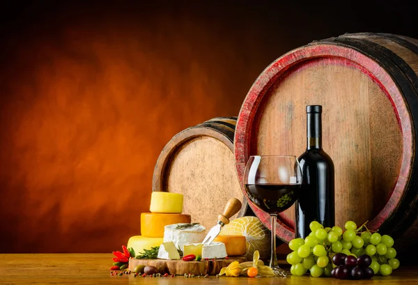 Wijn en kaas wiel — Stockfoto