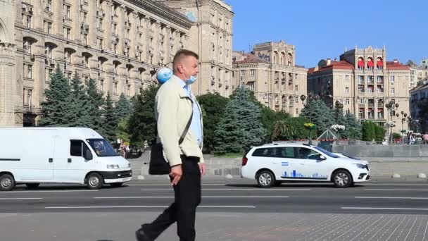 Vista Praça Principal Ucrânia Cidade Kiev Maidan Pessoas Caminham Longo — Vídeo de Stock
