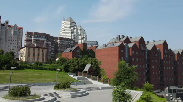 Beautiful View City Red Brick Buildings Skyscrapers Opens Observation Deck — Stock Video