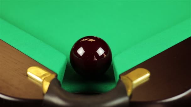 Bilardo topu bir cep içine düşüyor — Stok video