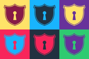 Renk arkaplanında anahtar deliği simgesi olan pop sanat kalkanı. Koruma ve güvenlik kavramı. Güvenlik rozeti ikonu. Mahremiyet bayrağı. Savunma etiketi. Vektör.