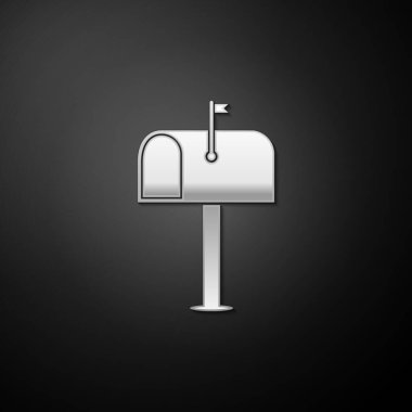 Siyah arkaplanda gümüş posta kutusu simgesi izole edildi. Posta kutusu simgesi. Posta kutusunda bayrak var. Uzun gölge tarzı. Vektör.