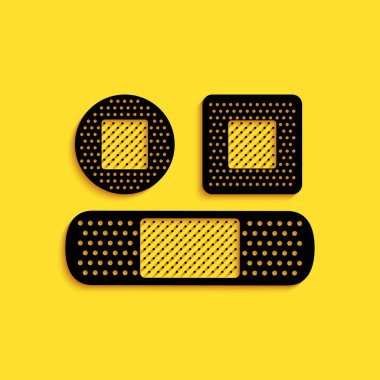 Sarı arkaplanda siyah sargı bezi simgesi izole edildi. Tıbbi alçı, yapıştırıcı bandaj, esnek kumaş bandajı. Uzun gölge tarzı. Vektör.