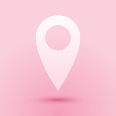 Kağıt kesiği konum simgesi pembe arkaplanda izole edildi. İşaretçi sembolü. Navigasyon haritası, GPS, yön, yer, pusula, temas, arama konsepti. Kağıt sanatı tarzı. Vektör.