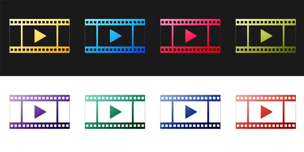 黒と白の背景に分離された再生ビデオアイコンを設定します プレイサイン付きのフィルムストリップ ベクトル — ストックベクタ