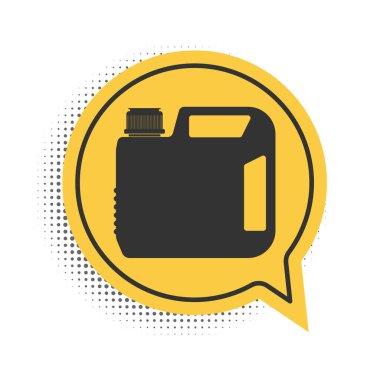 Beyaz arka planda izole edilmiş motor makine yağı ikonu için siyah plastik kutu. Benzin bidonu. Yağ değiştirme ve onarım servisi. Motor yağı işareti. Sarı konuşma balonu sembolü. Vektör.