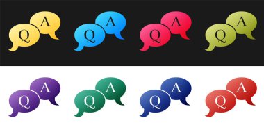 Soru ve Yanıt işaretini siyah ve beyaz arkaplanda izole edilmiş bir konuşma balonu simgesi olarak belirleyin. Q ve A sembolü. SSS işareti. Dosyaları kopyala, sohbet baloncuğu. Vektör.