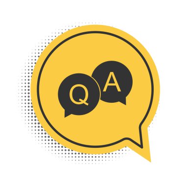 Beyaz arkaplanda izole edilmiş konuşma baloncuğu simgesindeki Siyah Soru ve Yanıt işareti. Q ve A sembolü. SSS işareti. Dosyaları kopyala, sohbet baloncuğu. Sarı konuşma balonu sembolü. Vektör.