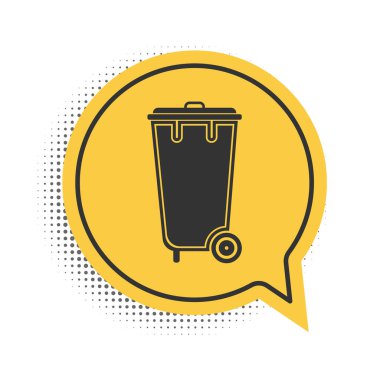 Siyah Çöp Kutusu simgesi beyaz arkaplanda izole edildi. Çöp kutusu tabelası. Sepet simgesini geri dönüştür. Ofis çöpü ikonu. Sarı konuşma balonu sembolü. Vektör.