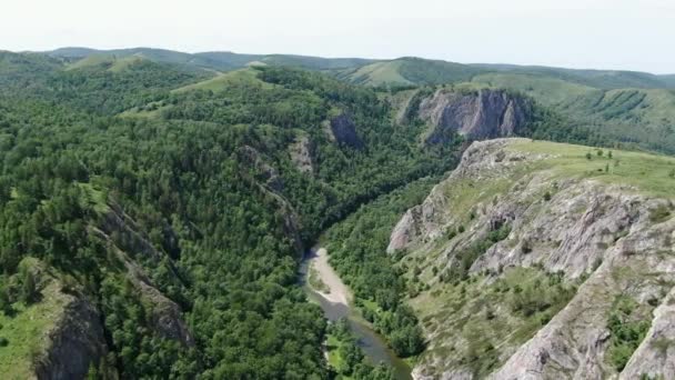 Russia, Muradymov gorge in the Republic of Bashkortostan. The view from the height of bird flight. — Stock Video