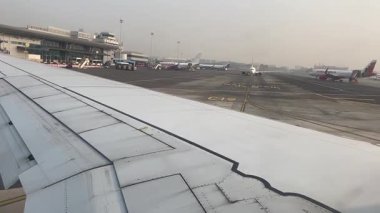 Uçan uçak, seyahat nakliyesi