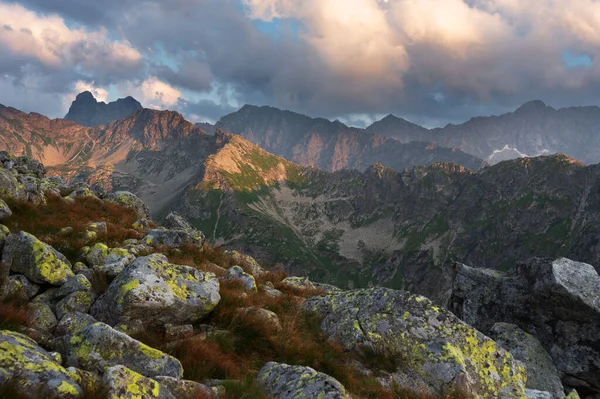 Puestas Sol Verano Amaneceres Polonia Las Altas Montañas Eslovacas Tatras —  Fotos de Stock