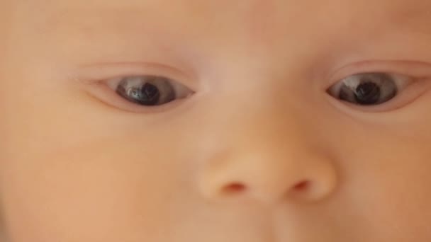 Little baby's eyes — Stock Video