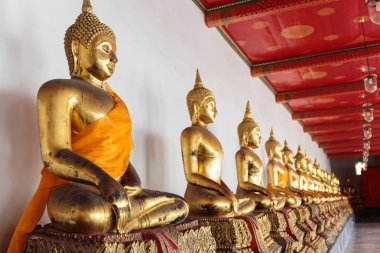 Buda heykelinin satır