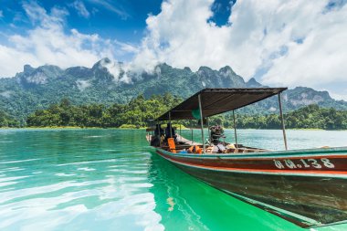 Temiz su ile tekne demirlemek