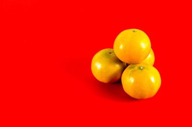 Nimet için dört portakal