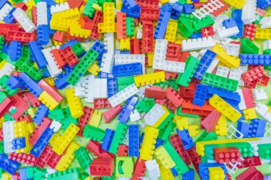 plastik oyuncak blokları 