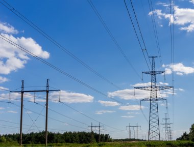 Yüksek gerilim elektrik kulesi. Güç kavramı