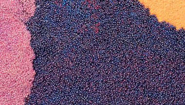 Köpük toplu çok renkli balçık dokusu. Eğitimsel çocuk oyuncaklarının soyut geçmişi.