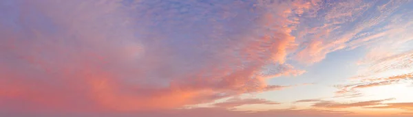 Intense Dramatic Panoramic Sunset Cirrus Clouds Illuminated Red Sunbeams — Stock Photo, Image