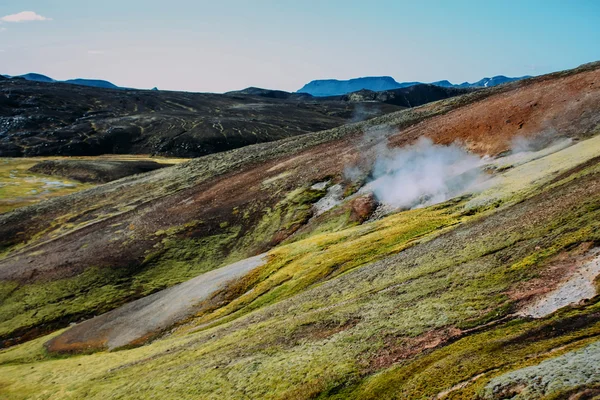 Paysage avec mousse en Islande. Tourisme de montagne et zone volcanique — Photo