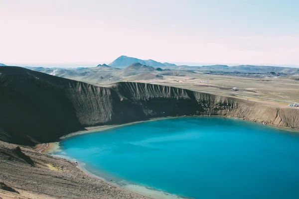 Lago volcánico en Islandia, paisaje del norte —  Fotos de Stock