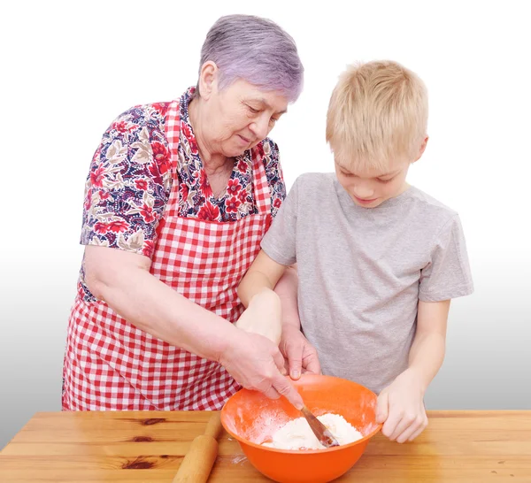 Büyükanne ve torunu fırında — Stok fotoğraf