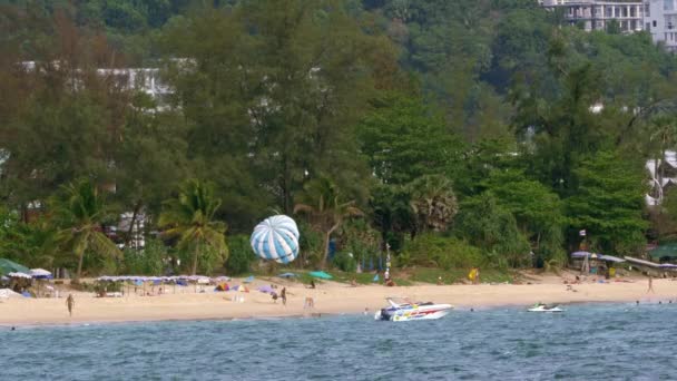 Aktivity na Karon Beach, Phuket, Thajsko — Stock video