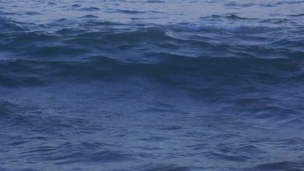 Ağır çekimde - klip 2 hareketli okyanus dalgaları — Stok video