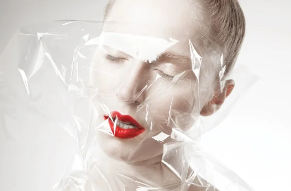 Modelo de mujer con labios rojos — Foto de Stock