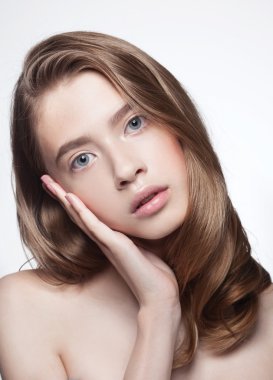 güzel yüzlü kadın