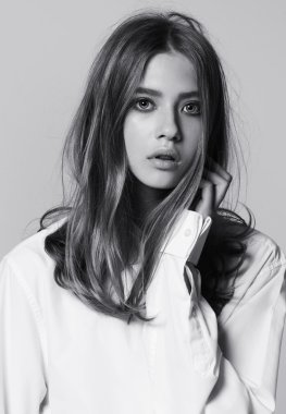 doğal makyaj kadınla