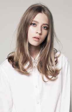 doğal makyaj kadınla