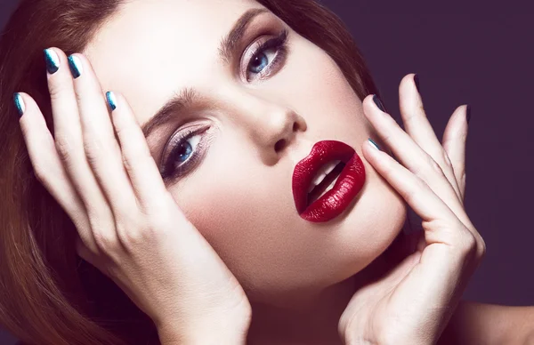 Modello con trucco e manicure — Foto Stock