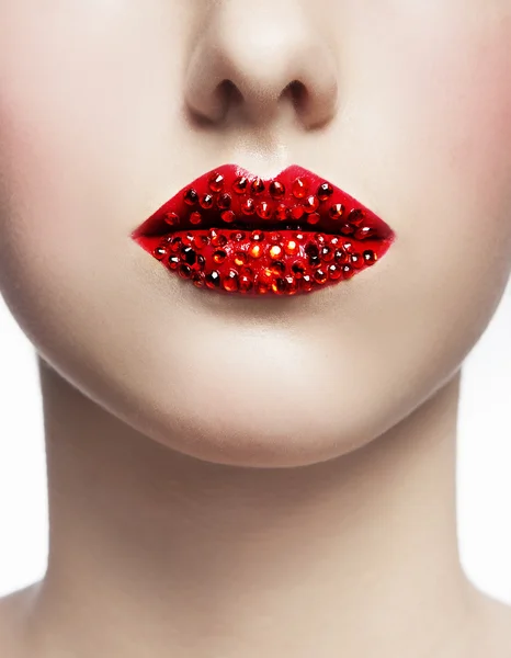 Kobiece usta z kryształkami — Zdjęcie stockowe