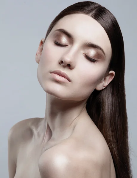 Pele limpa rosto feminino — Fotografia de Stock