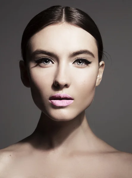 Puhdas iho naisen kasvot — kuvapankkivalokuva