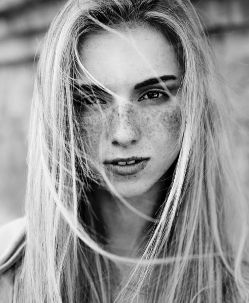 Beautiful girl with freckles — Stock Photo, Image