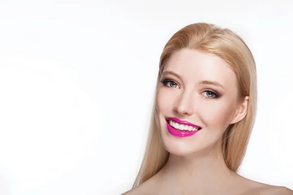 Žena model s světlý make-up — Stock fotografie