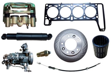 Bakım ve araba tamiri için büyük mekanik otomobil parçaları koleksiyonu.